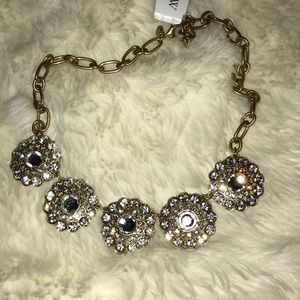 Sparkly statement necklace